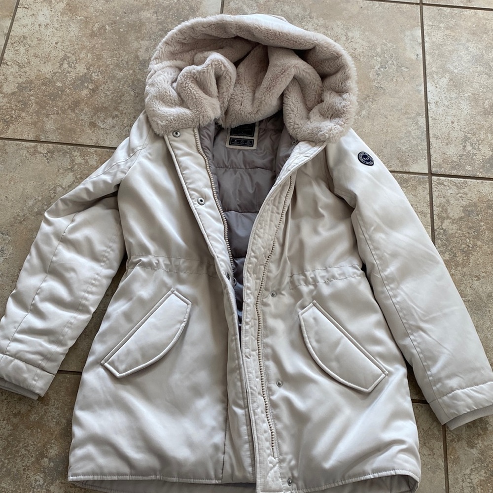 Abercrombie women size small cream color inside puffer jacket